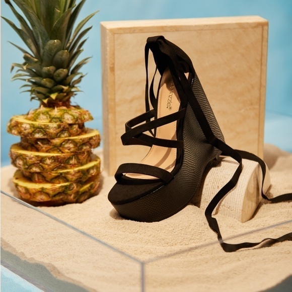 New Shoe Dazzle Kajsa High Platform Black Wedge Sandal with Ankle Ties - Picture 5 of 15